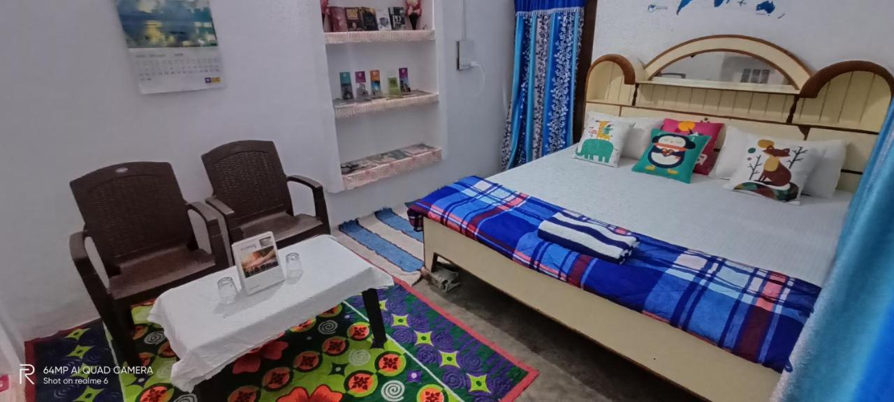 Hostel Buddha 克久拉霍 外观 照片