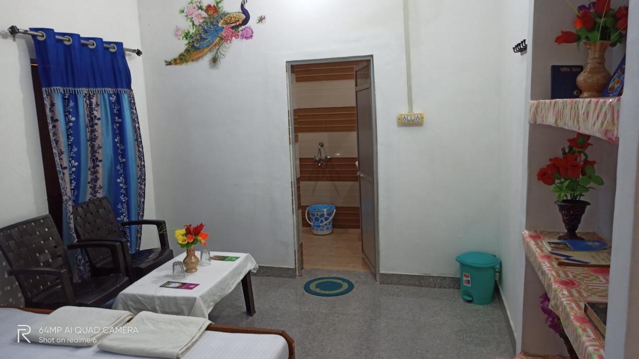Hostel Buddha 克久拉霍 外观 照片