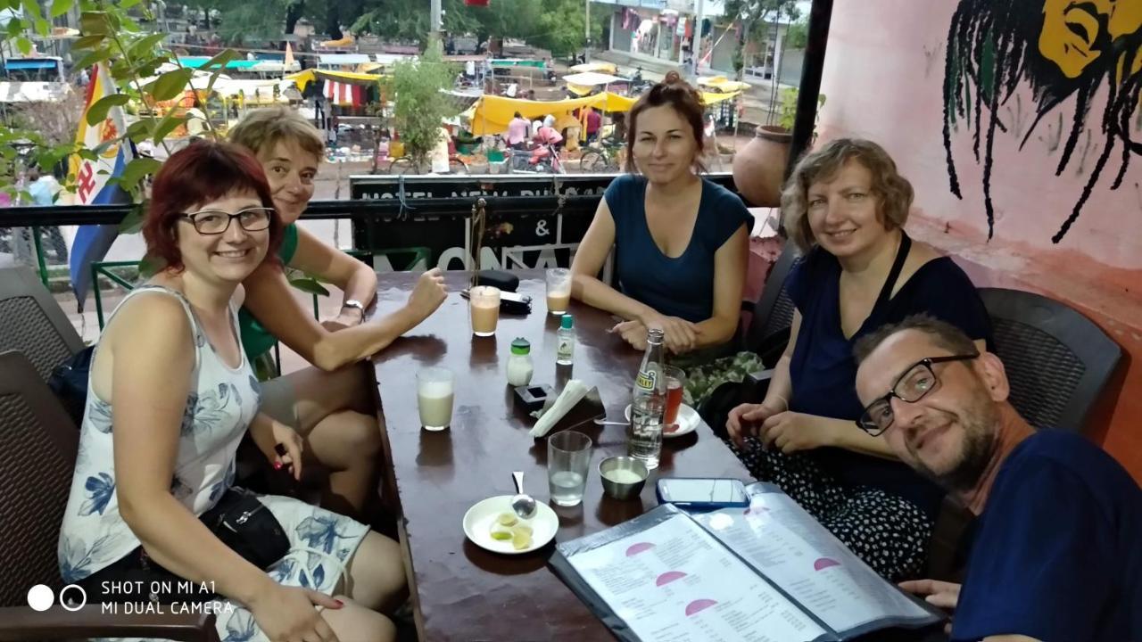 Hostel Buddha 克久拉霍 外观 照片