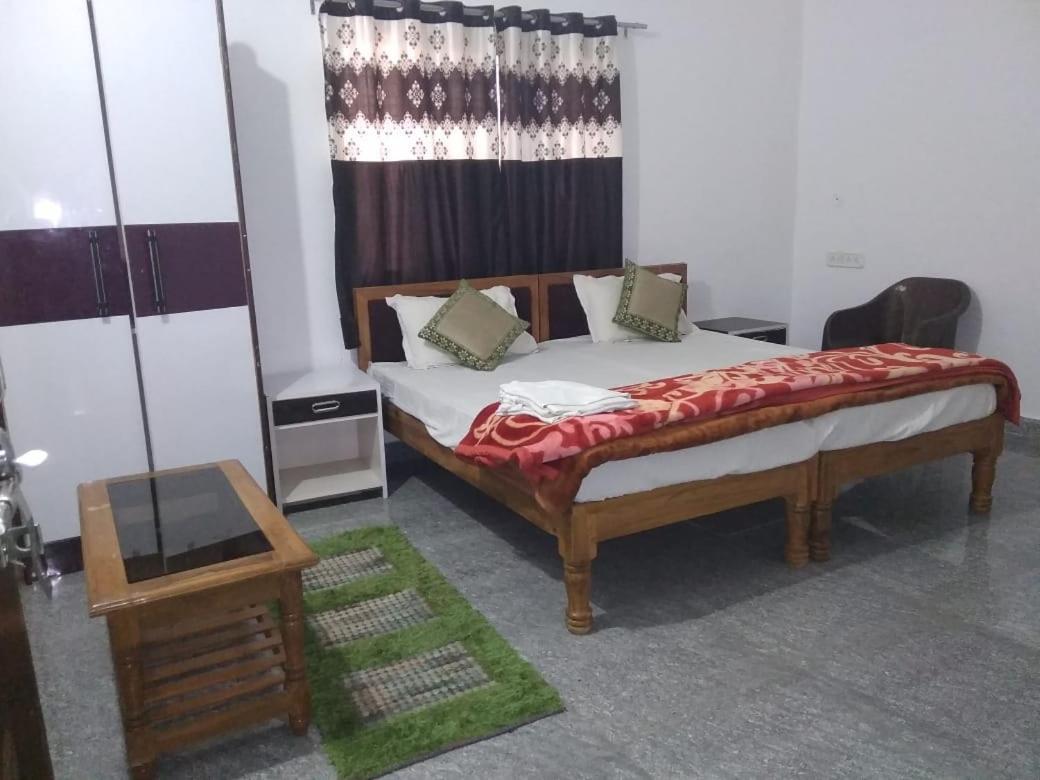 Hostel Buddha 克久拉霍 外观 照片